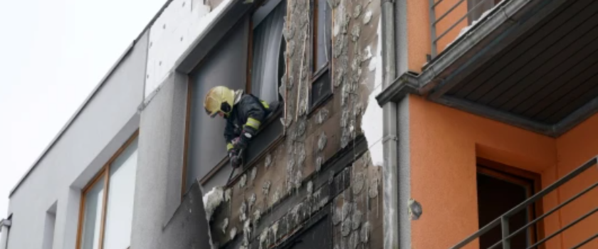 Daudzdzīvokļu ēkās regulāri veic ugunsdrošības pasākumus